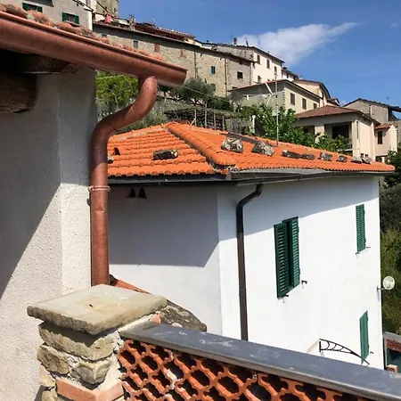 Holiday home Holidays Crasciana, Con Terrazza Vista Sulle Alpi Apuane.