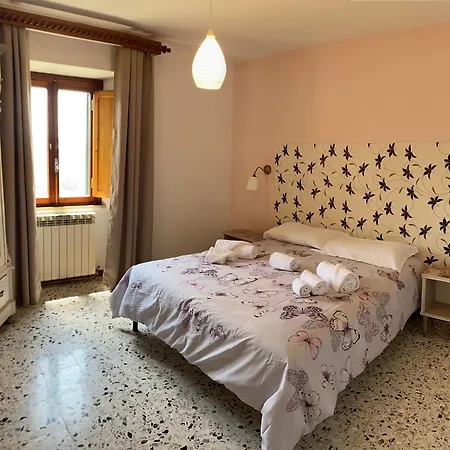 Holidays Crasciana, Con Terrazza Vista Sulle Alpi Apuane. Holiday home *