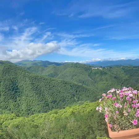 Holidays Crasciana, Con Terrazza Vista Sulle Alpi Apuane.