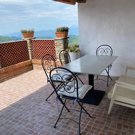 Holidays Crasciana, Con Terrazza Vista Sulle Alpi Apuane.