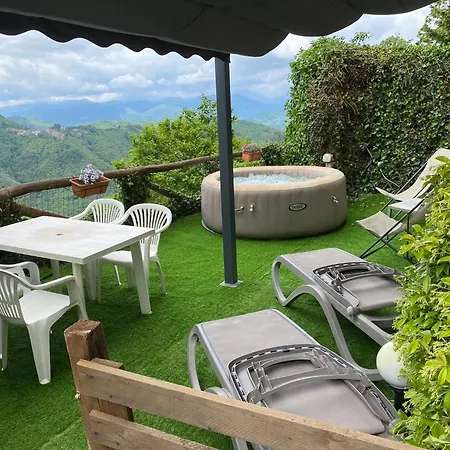 Holiday home Holidays Crasciana, Con Terrazza Vista Sulle Alpi Apuane. *